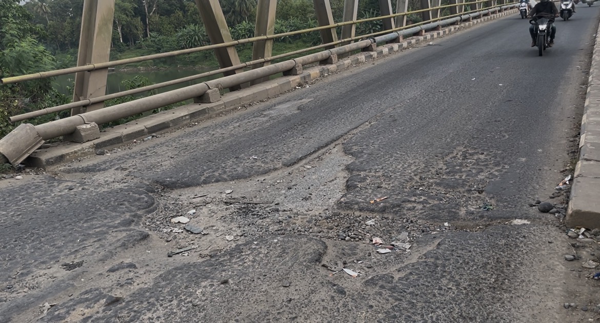 Akses Vital Teluk Lubuk Rusak, Pemerintah Provinsi Sumsel dan DPRD Diminta Jangan Tutup Mata